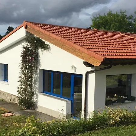 Prázdninový dům Casa Jardin El Fuerte Entradas Y Salidas Solo Domingos Ribadesella